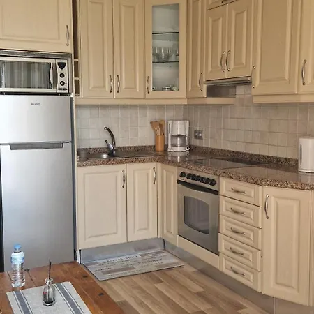 Paradise Court 1 Bedroom With Pool, Apartament