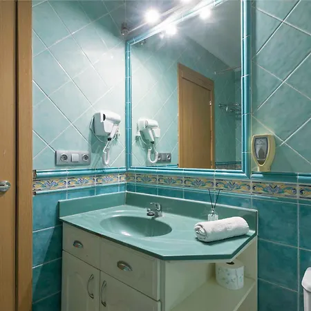 Paradise Court 1 Bedroom With Pool, Apartament *