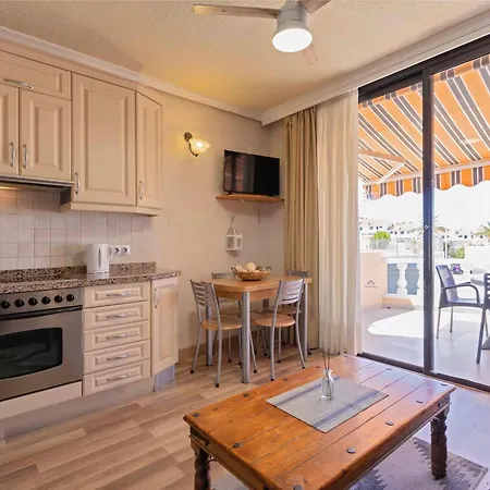 Paradise Court 1 Bedroom With Pool, Apartament *